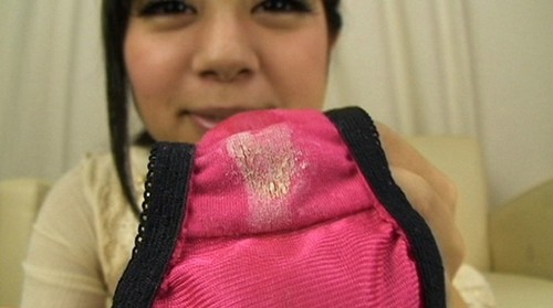 【使用済みパンツ画像】素人の使用済み下着を顔付きで！
